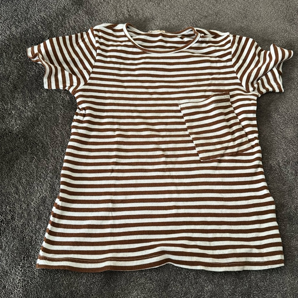 Doable ribbed tee. Worn a few Times.